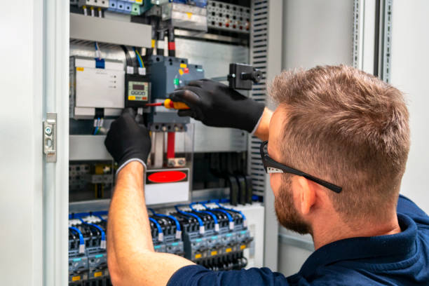 Best Affordable Emergency Electrician  in Oakfield, WI